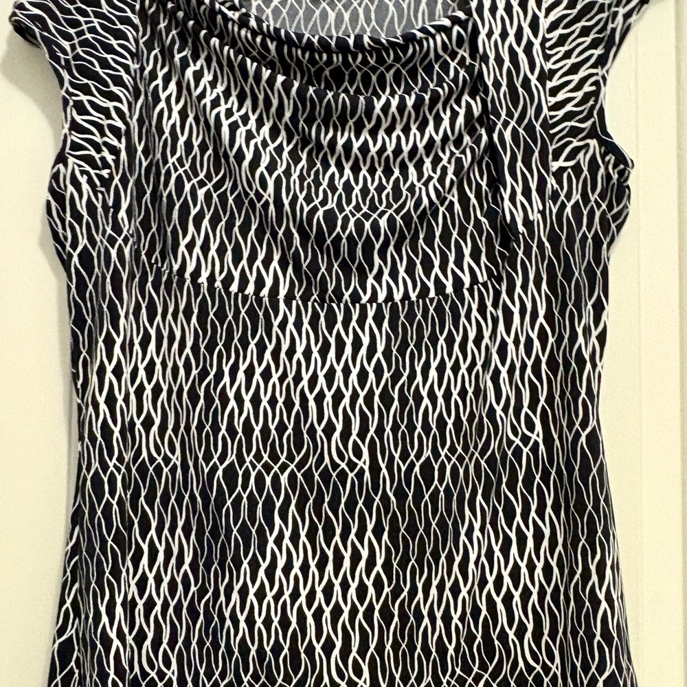 Black and White Patterned Women's Top - Picture 3 of 6